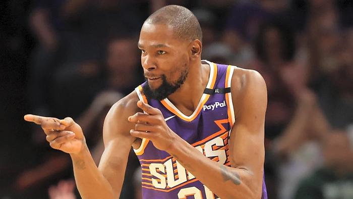 杜兰特重要时刻锐不可当，热火带队取胜！全场沸腾不已的简单介绍