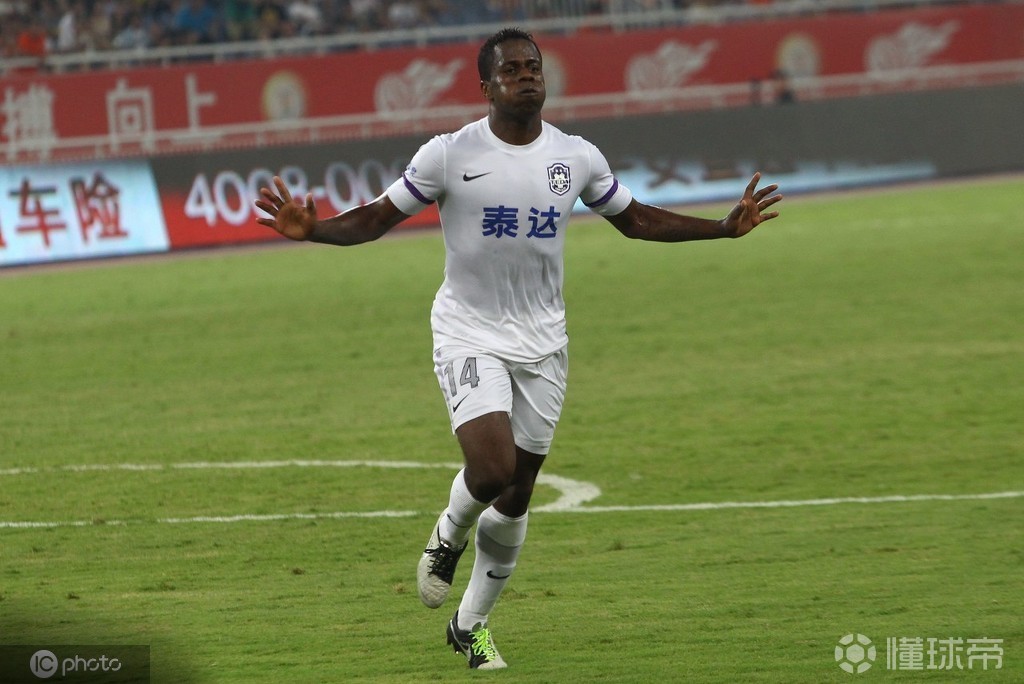 包含赛前瓦伦西亚再遭质疑——中超节点到来；态度坚定；控场能力受关注的词条